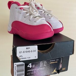 Air Jordan 12 Vivid Pink